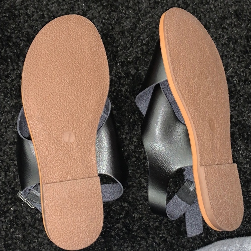 Universal Thread Sandals - Picture 2 of 2